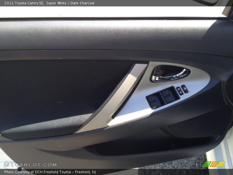 Super White / Dark Charcoal 2011 Toyota Camry SE