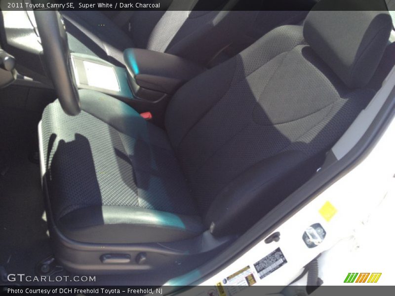 Super White / Dark Charcoal 2011 Toyota Camry SE