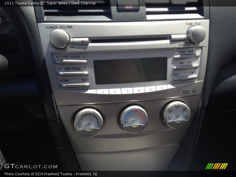 Super White / Dark Charcoal 2011 Toyota Camry SE