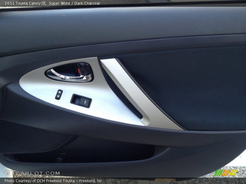 Super White / Dark Charcoal 2011 Toyota Camry SE
