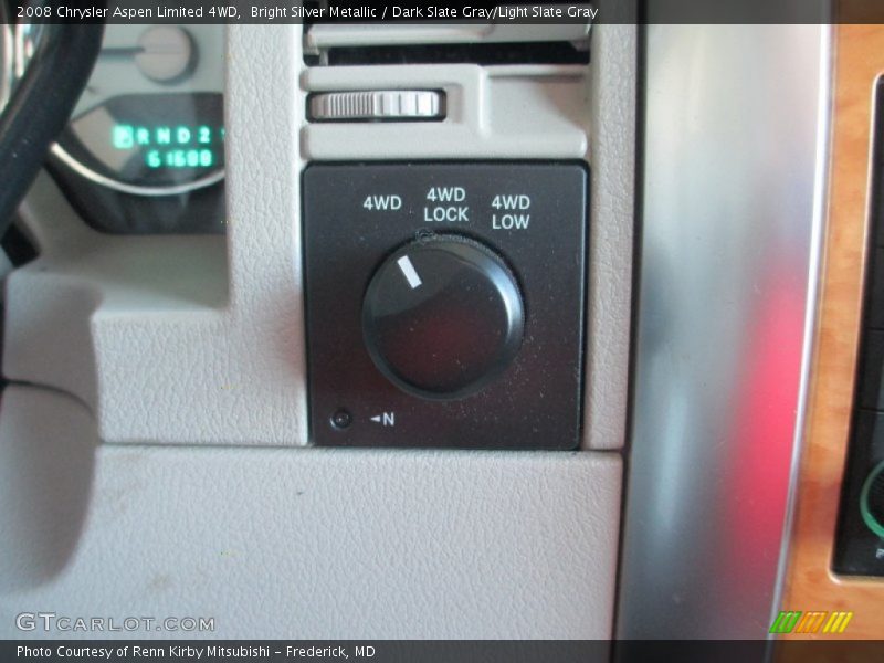 Bright Silver Metallic / Dark Slate Gray/Light Slate Gray 2008 Chrysler Aspen Limited 4WD