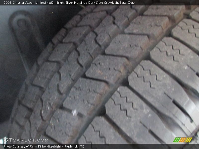 Bright Silver Metallic / Dark Slate Gray/Light Slate Gray 2008 Chrysler Aspen Limited 4WD