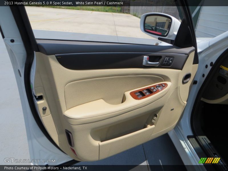 Door Panel of 2013 Genesis 5.0 R Spec Sedan