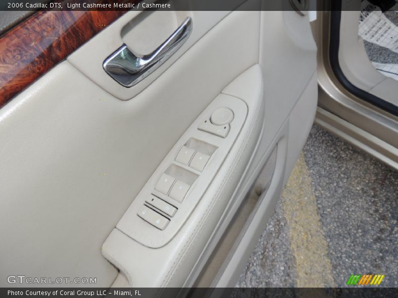Light Cashmere Metallic / Cashmere 2006 Cadillac DTS