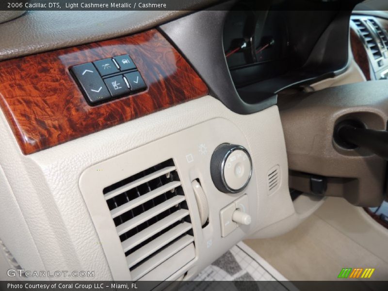 Light Cashmere Metallic / Cashmere 2006 Cadillac DTS