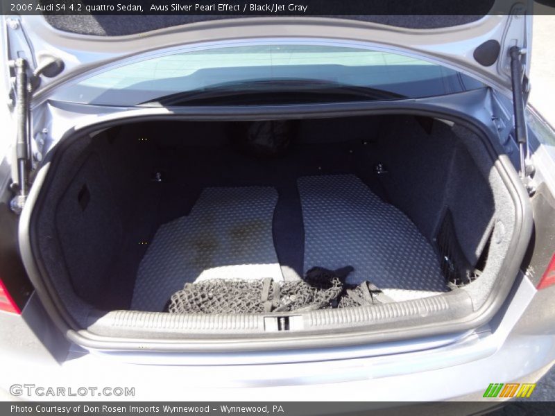  2006 S4 4.2 quattro Sedan Trunk