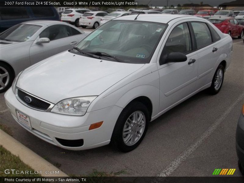 Cloud 9 White / Dark Pebble/Light Pebble 2007 Ford Focus ZX4 SE Sedan
