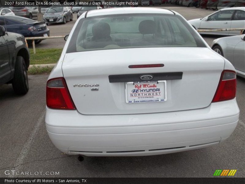 Cloud 9 White / Dark Pebble/Light Pebble 2007 Ford Focus ZX4 SE Sedan