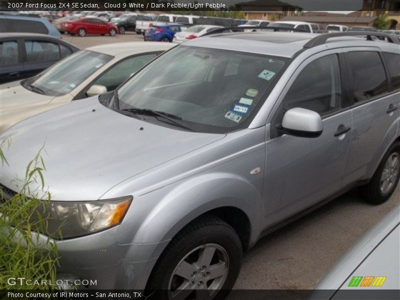 Cloud 9 White / Dark Pebble/Light Pebble 2007 Ford Focus ZX4 SE Sedan