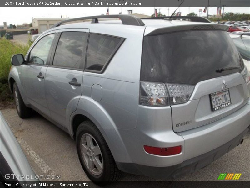 Cloud 9 White / Dark Pebble/Light Pebble 2007 Ford Focus ZX4 SE Sedan