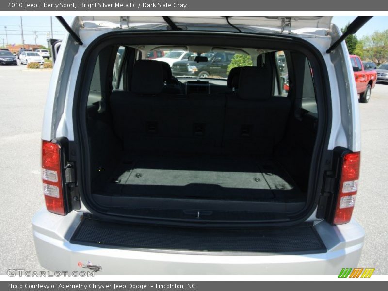 Bright Silver Metallic / Dark Slate Gray 2010 Jeep Liberty Sport