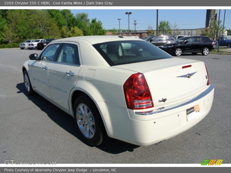 Cool Vanilla White / Dark Slate Gray 2009 Chrysler 300 C HEMI