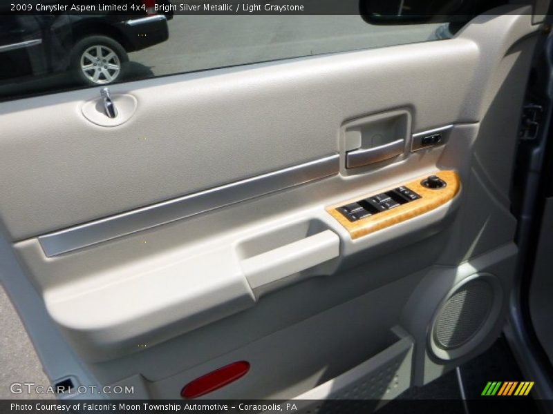 Bright Silver Metallic / Light Graystone 2009 Chrysler Aspen Limited 4x4