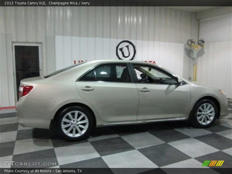 Champagne Mica / Ivory 2013 Toyota Camry XLE
