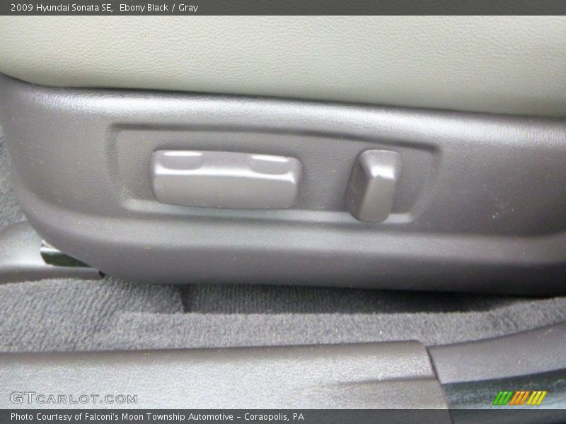 Ebony Black / Gray 2009 Hyundai Sonata SE