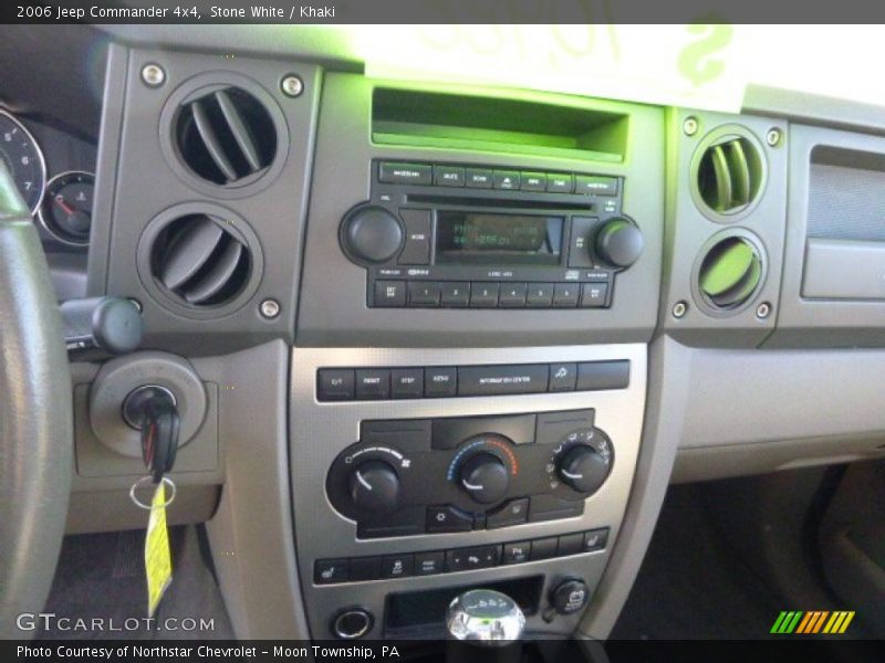 Stone White / Khaki 2006 Jeep Commander 4x4