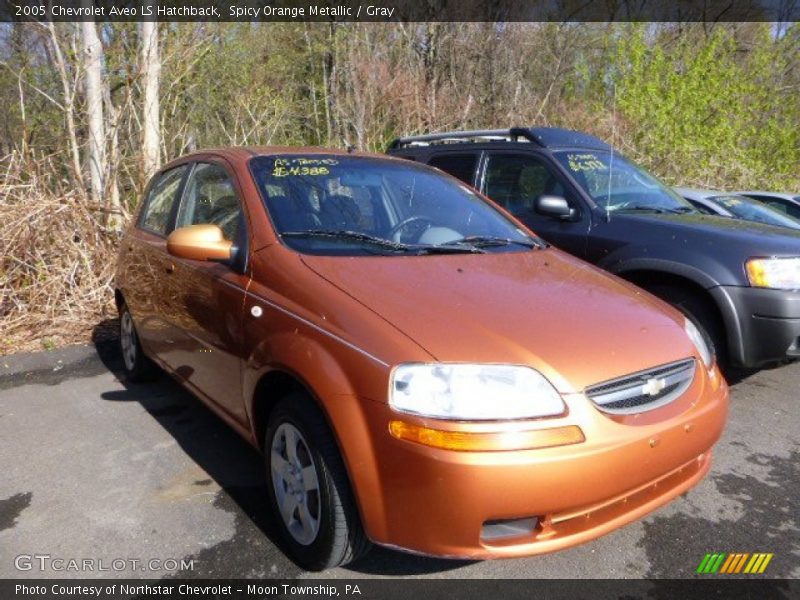 Spicy Orange Metallic / Gray 2005 Chevrolet Aveo LS Hatchback