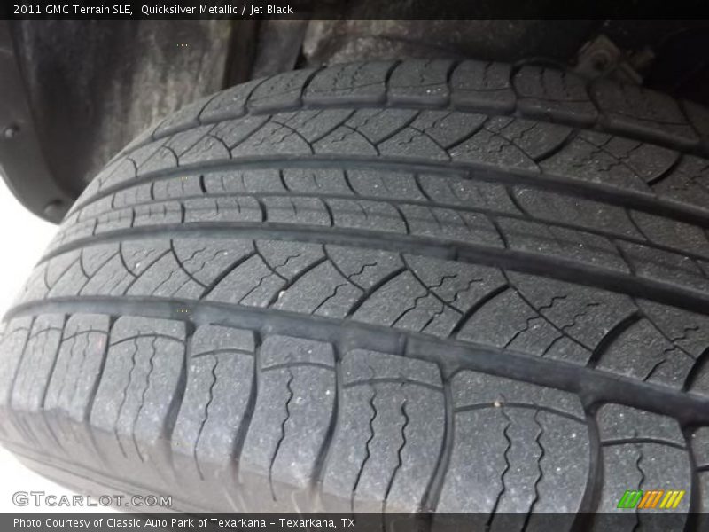 Quicksilver Metallic / Jet Black 2011 GMC Terrain SLE