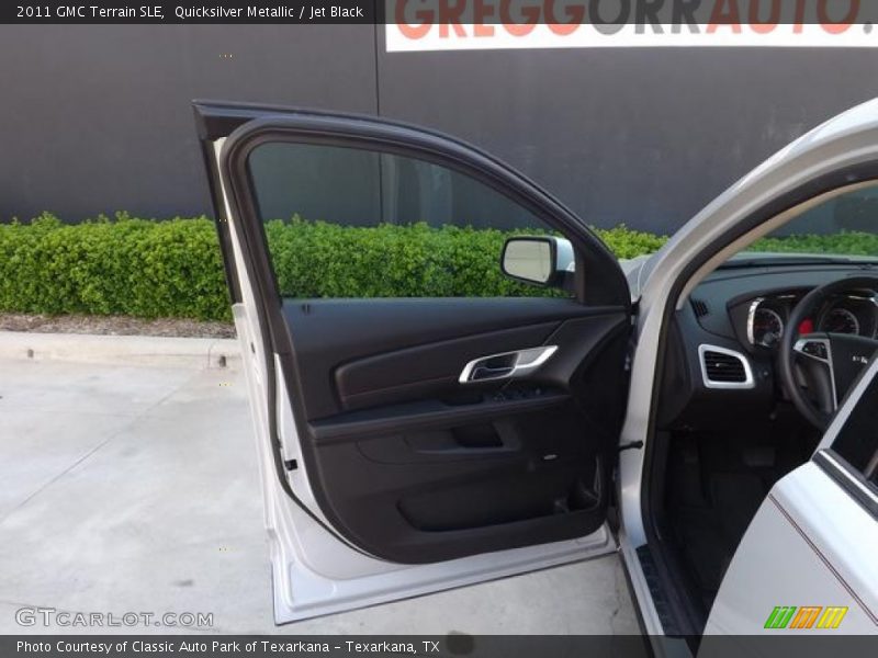 Quicksilver Metallic / Jet Black 2011 GMC Terrain SLE