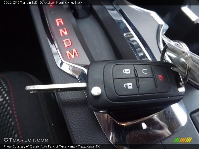 Quicksilver Metallic / Jet Black 2011 GMC Terrain SLE