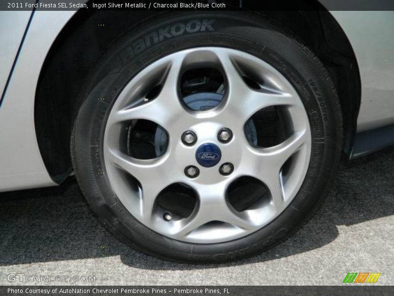 Ingot Silver Metallic / Charcoal Black/Blue Cloth 2011 Ford Fiesta SEL Sedan