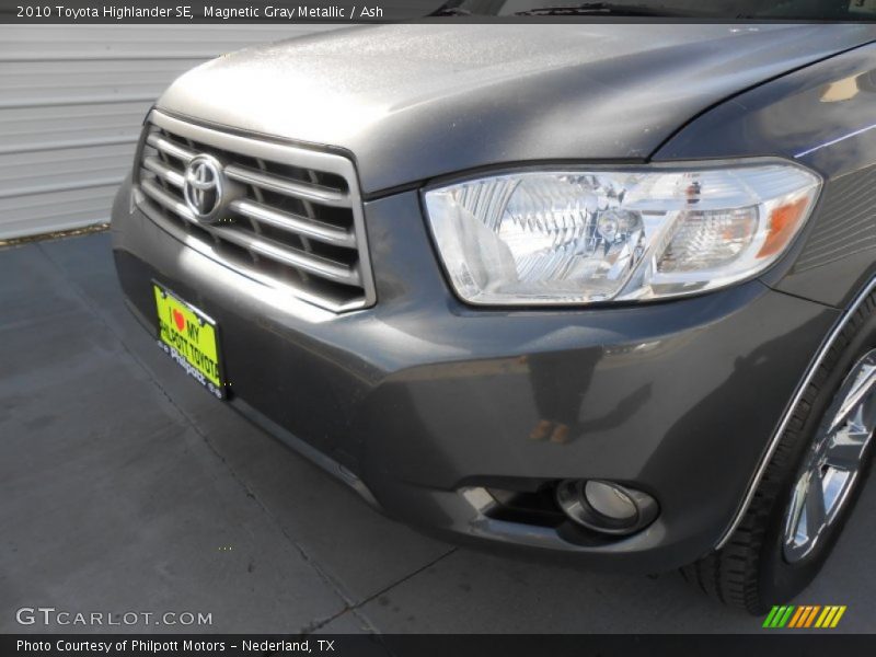 Magnetic Gray Metallic / Ash 2010 Toyota Highlander SE