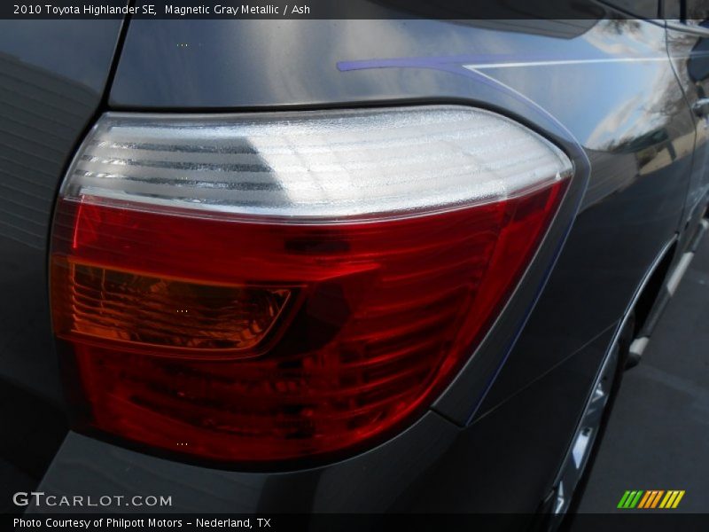 Magnetic Gray Metallic / Ash 2010 Toyota Highlander SE