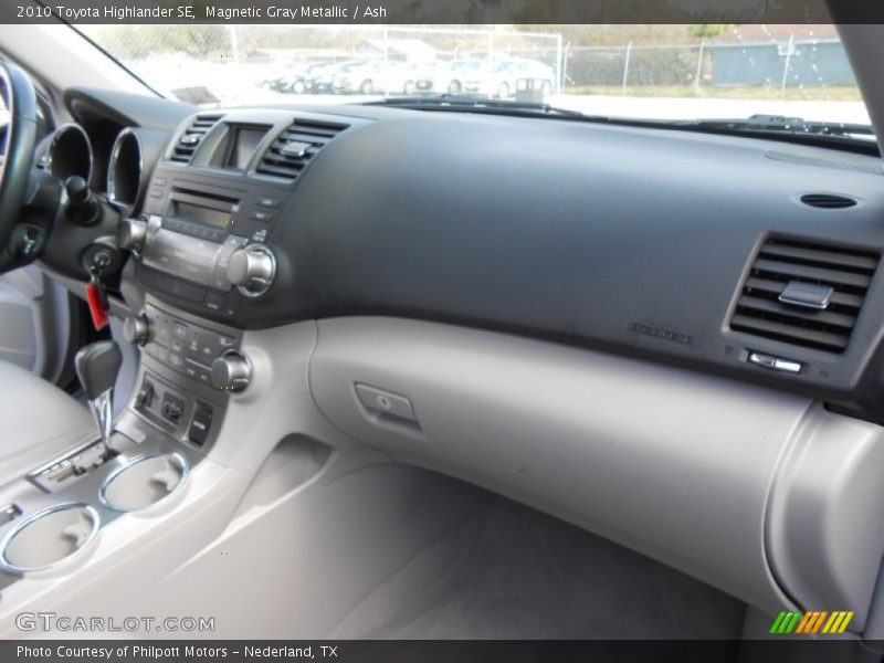 Magnetic Gray Metallic / Ash 2010 Toyota Highlander SE