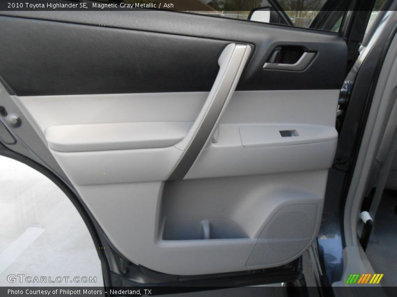 Magnetic Gray Metallic / Ash 2010 Toyota Highlander SE
