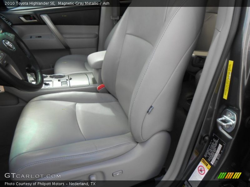 Magnetic Gray Metallic / Ash 2010 Toyota Highlander SE