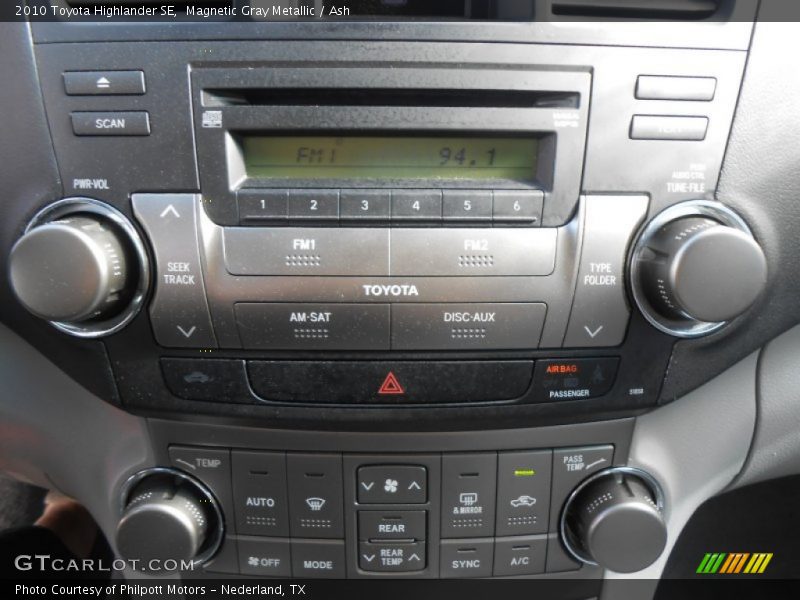 Magnetic Gray Metallic / Ash 2010 Toyota Highlander SE