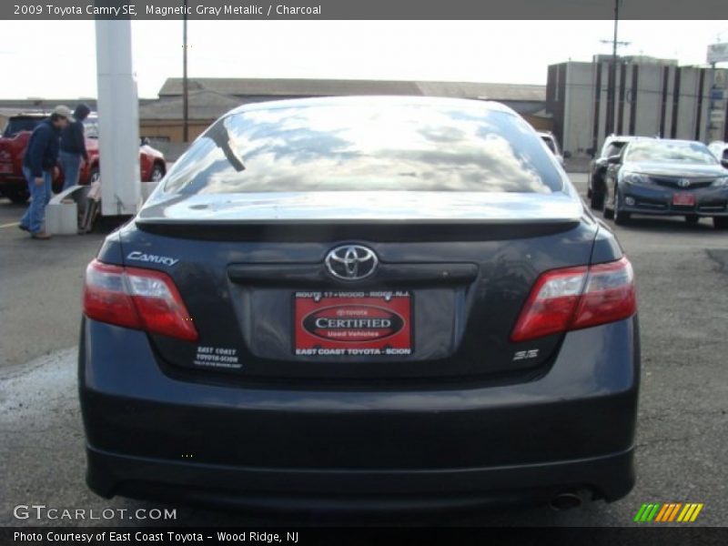 Magnetic Gray Metallic / Charcoal 2009 Toyota Camry SE