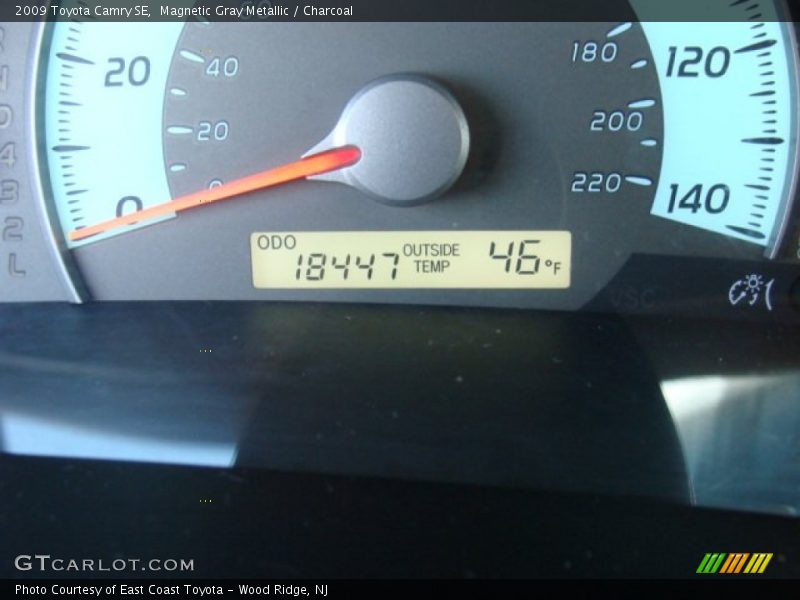 Magnetic Gray Metallic / Charcoal 2009 Toyota Camry SE