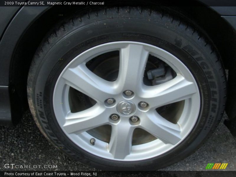 Magnetic Gray Metallic / Charcoal 2009 Toyota Camry SE