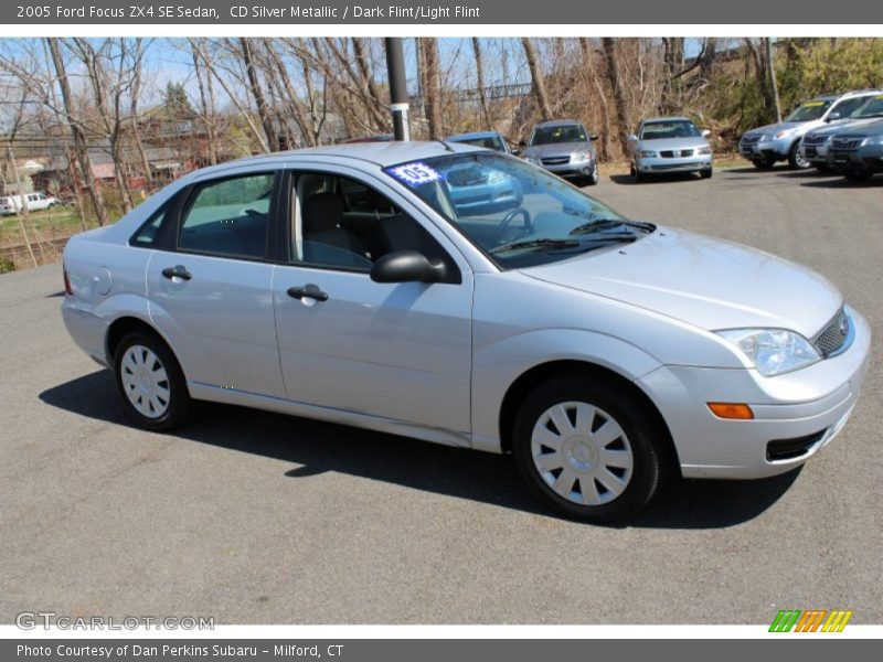 CD Silver Metallic / Dark Flint/Light Flint 2005 Ford Focus ZX4 SE Sedan