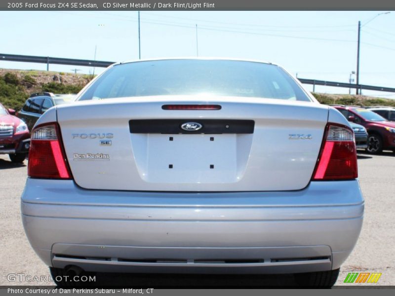 CD Silver Metallic / Dark Flint/Light Flint 2005 Ford Focus ZX4 SE Sedan