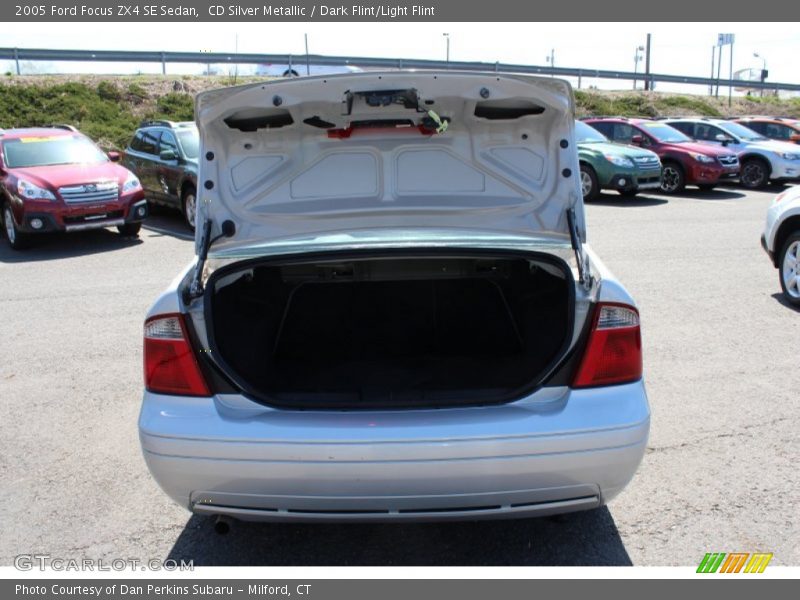 CD Silver Metallic / Dark Flint/Light Flint 2005 Ford Focus ZX4 SE Sedan