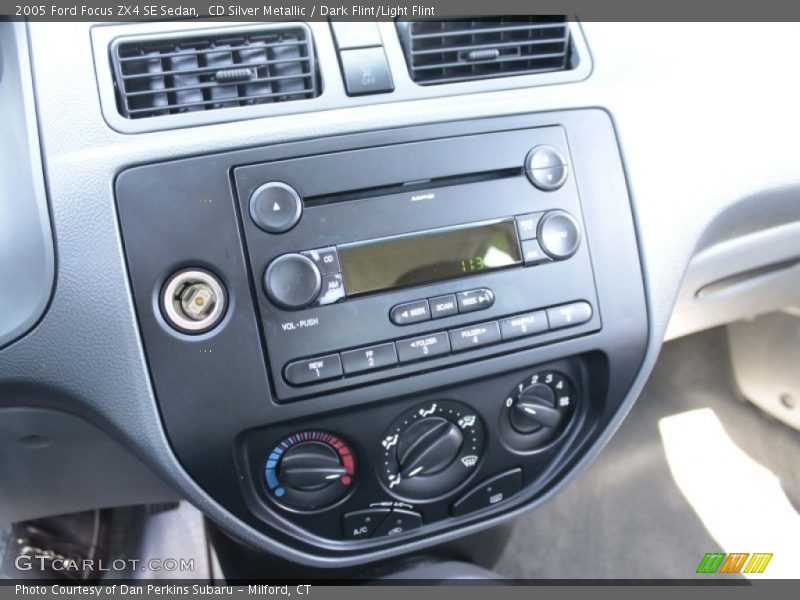 CD Silver Metallic / Dark Flint/Light Flint 2005 Ford Focus ZX4 SE Sedan