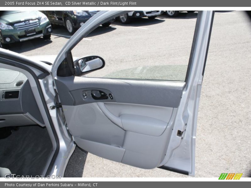 CD Silver Metallic / Dark Flint/Light Flint 2005 Ford Focus ZX4 SE Sedan
