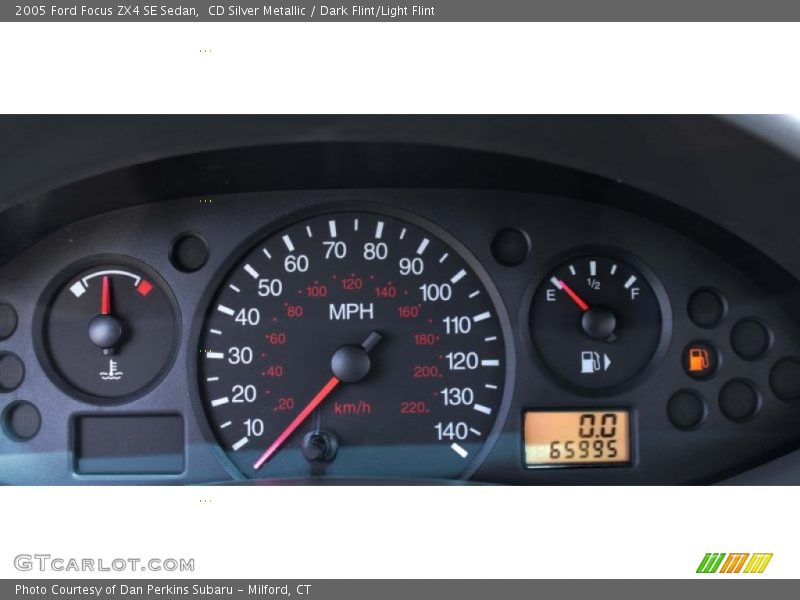 CD Silver Metallic / Dark Flint/Light Flint 2005 Ford Focus ZX4 SE Sedan