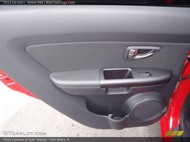 Molten Red / Black Soul Logo Cloth 2011 Kia Soul !