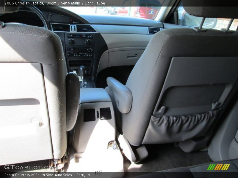 Bright Silver Metallic / Light Taupe 2006 Chrysler Pacifica