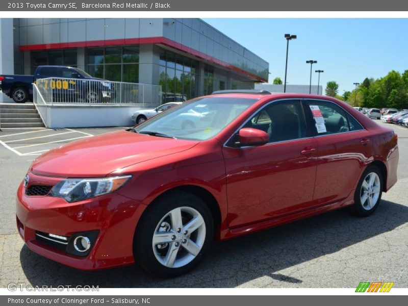 Barcelona Red Metallic / Black 2013 Toyota Camry SE