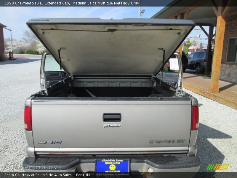 Medium Beige Mystique Metallic / Gray 1998 Chevrolet S10 LS Extended Cab