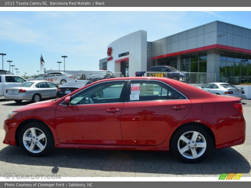Barcelona Red Metallic / Black 2013 Toyota Camry SE