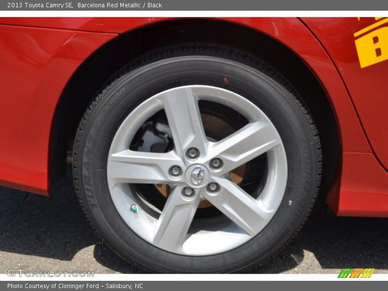 Barcelona Red Metallic / Black 2013 Toyota Camry SE