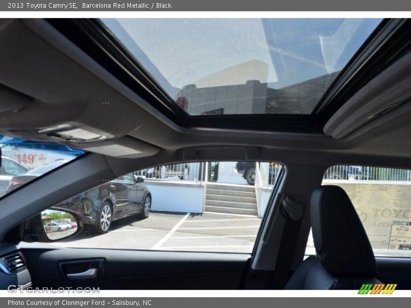 Barcelona Red Metallic / Black 2013 Toyota Camry SE