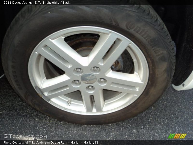 Bright White / Black 2012 Dodge Avenger SXT