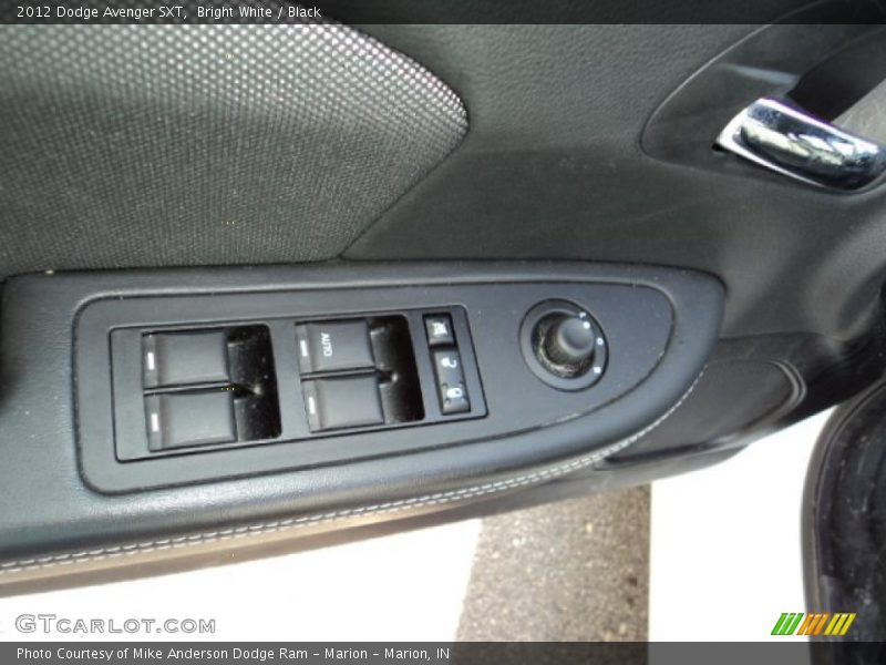 Bright White / Black 2012 Dodge Avenger SXT
