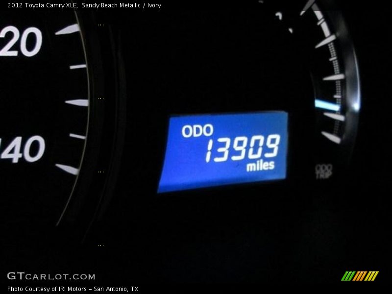 Sandy Beach Metallic / Ivory 2012 Toyota Camry XLE